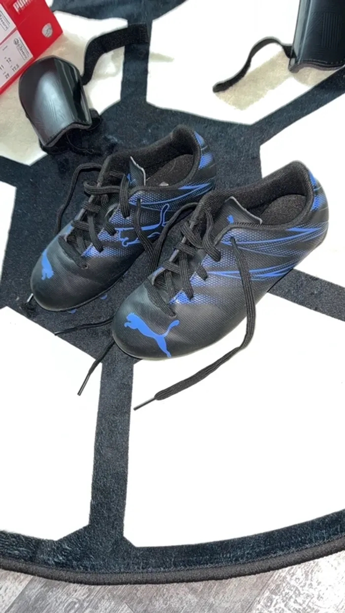 Chaussures de foot + protège tibia - photo numéro 3