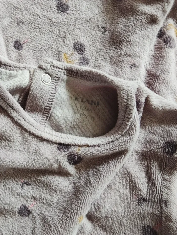 Lot 2 pyjama 12 mois - photo numéro 2