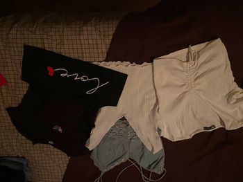 Lot de 5 crocs tops