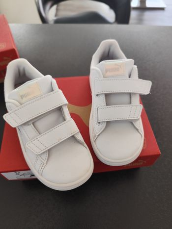 Basket PUMA blanche taille 26
