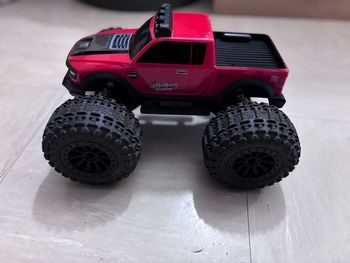 voiture 4x4 rc telecommander 
