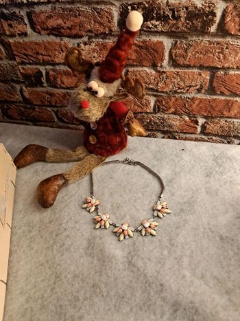 Collier chic strass corail beige et blanc