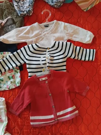 Lot gilets fille 1mois