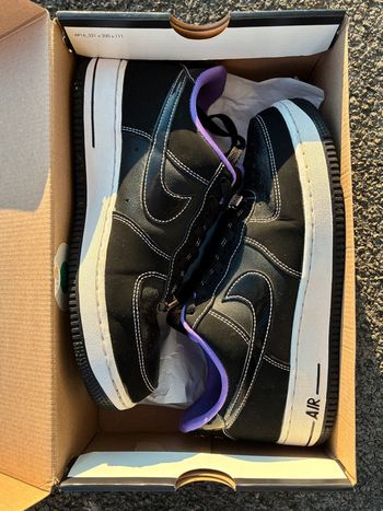 Baskets Nike air force One world champ noir violette pointure 41 très bon état