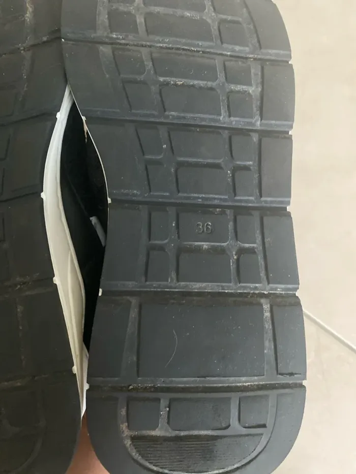 Magnifique Baskets Noire Pointure 36 - photo numéro 18