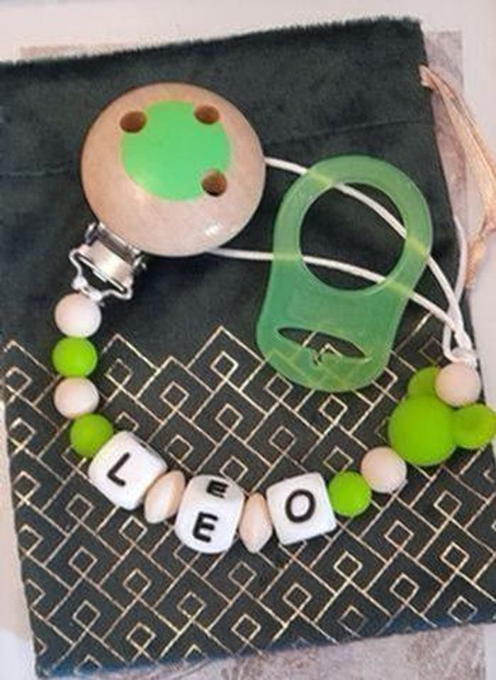 Attache tetine personnalisé avec pochette cadeau - photo numéro 2