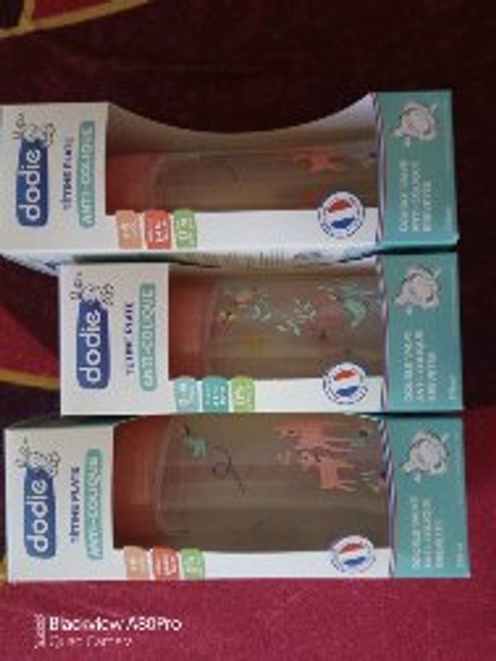 Lot 3 Biberon dodie anti colique lot 2 biberon 6 mois+ et 1 biberon 0-6mois