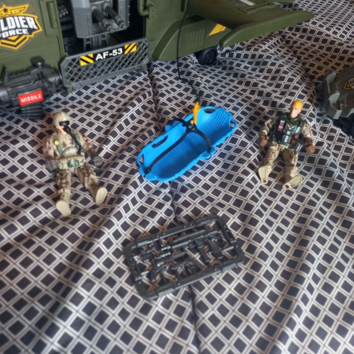 Soldier force mega hélicoptère - photo numéro 4