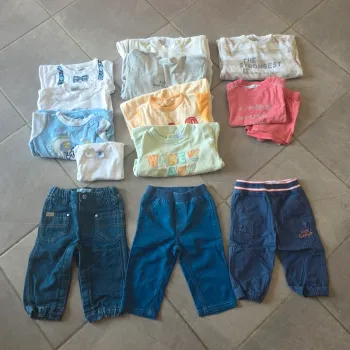 Lot vêtements 9 et 12 mois
