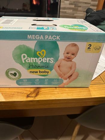 Couches Harmonie Pampers taille 2