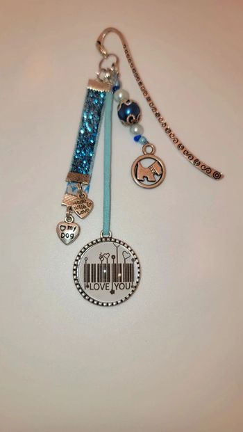 Cadeau amour,bijoux de sac ou marque page " i love you"