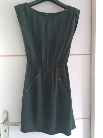 Robe fluide Pimkie anthracite taille M - #espanolitinafemme #RentréeVinted
