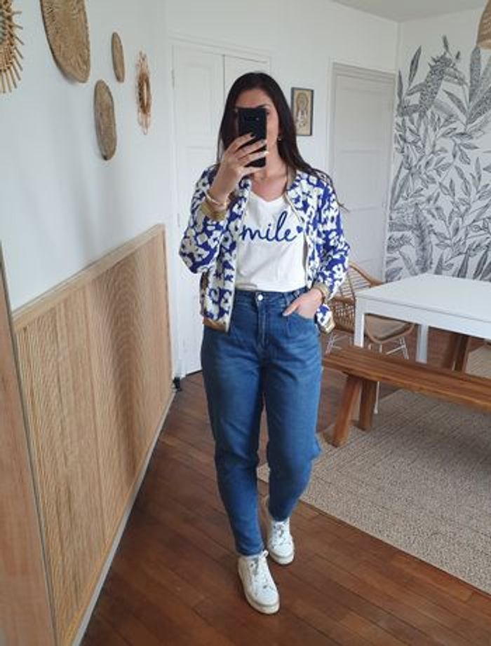 Jean mom Istanbul avec fronces devant
Taille 40 (taille grand) - photo numéro 3