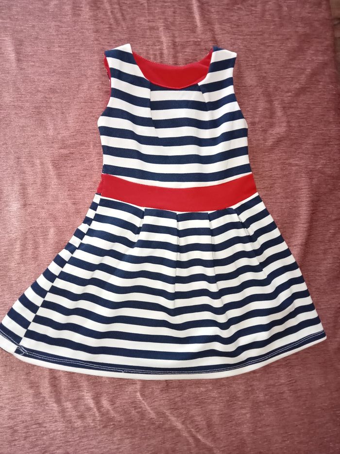 Petite robe marinière tricolore excellent état taille 6 ans 👗🍓 - photo numéro 6