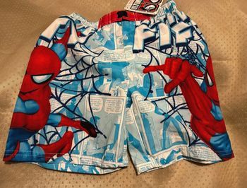 Short de bain Spiderman taille 8 ans