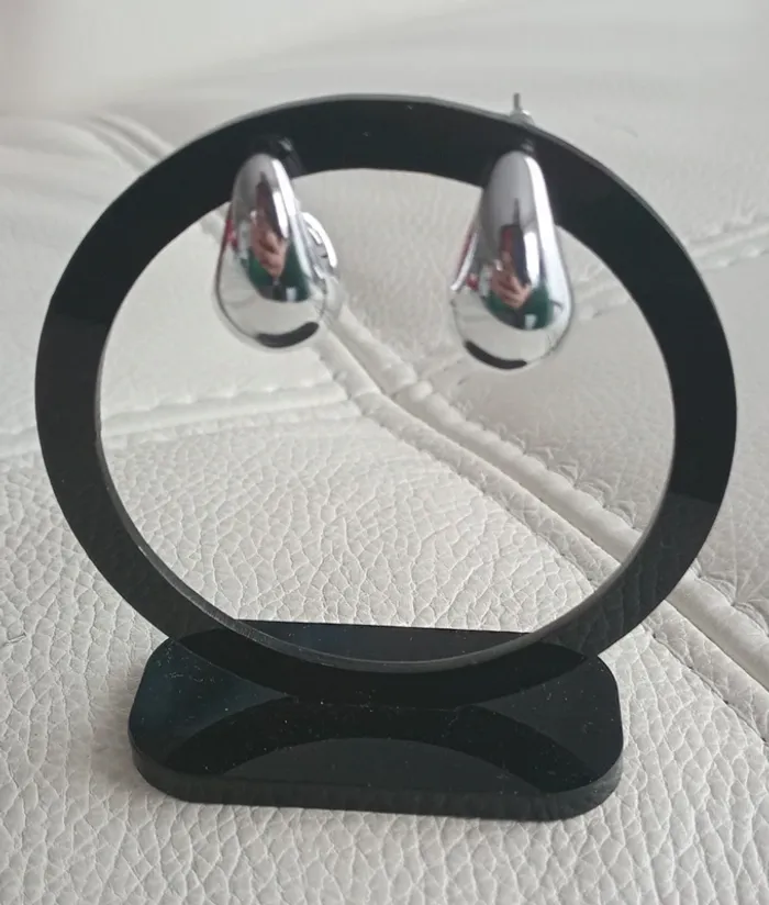 Boucles d'oreilles forme goutte d'eau argentées