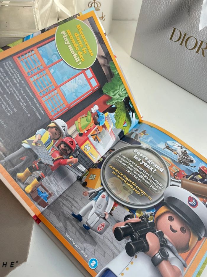 Livre cherche & trouve Playmobil neuf - photo numéro 2