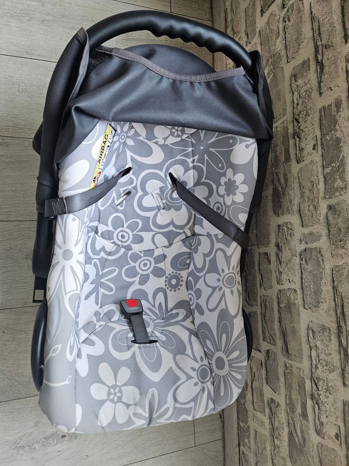 Poussette - photo numéro 3