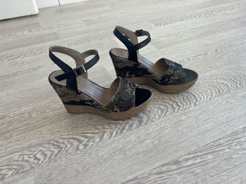 Sandales compensées