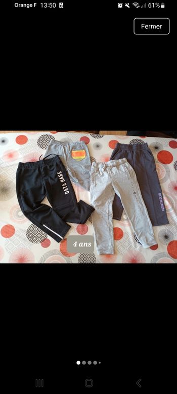 Lot 4 bas joggings dont Puma taille 4 ans dont neufs
