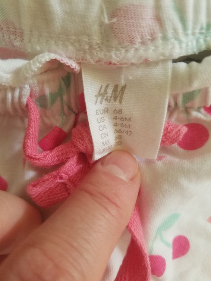 Lot 2 shorts H&M 6 mois - photo numéro 2