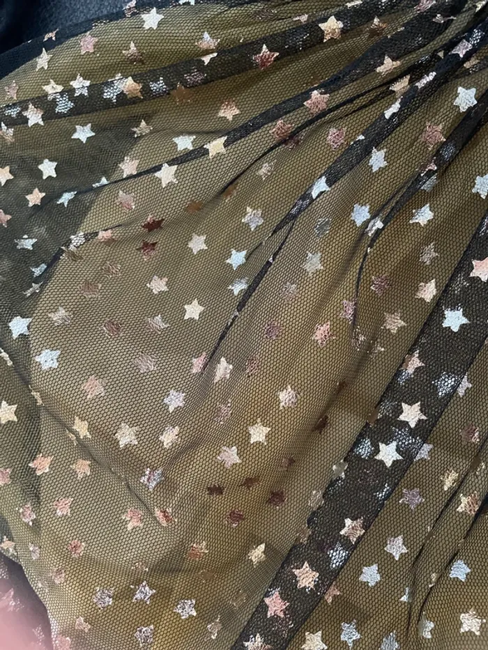 Robe noire avec dentelles jaune et étoiles - 3 ans - photo numéro 4