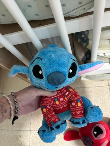 Peluche Stitch pull Noël 