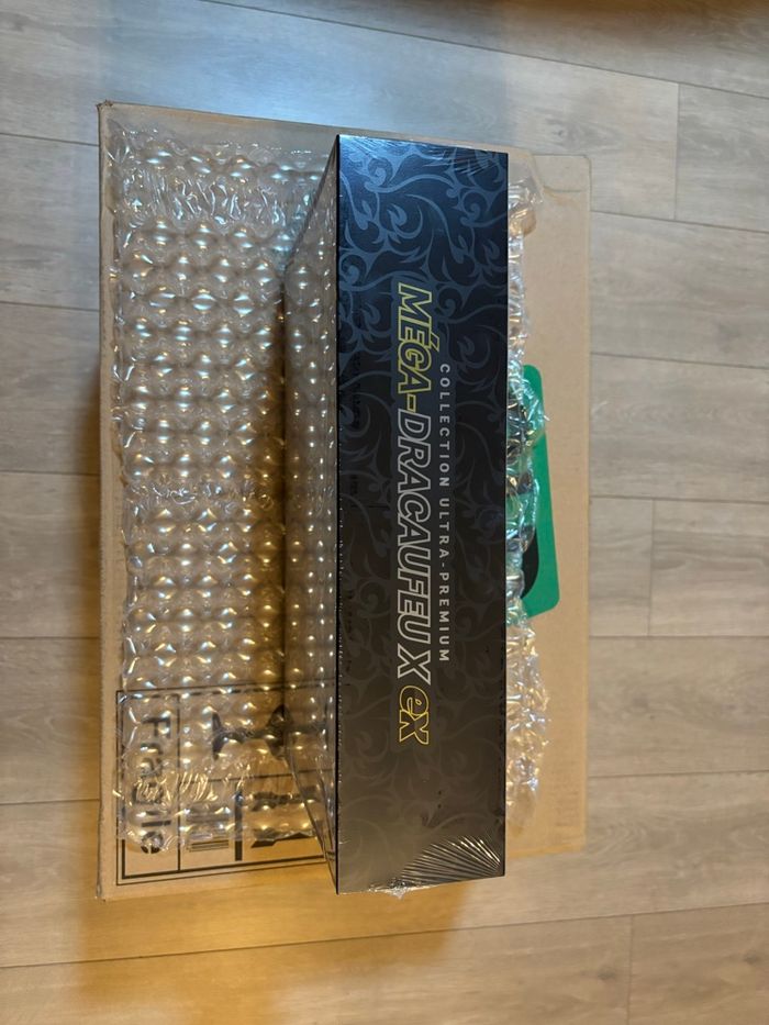 UPC Méga-Dracaufeu x Ex - Coffret Ultra Premium - Pokémon - photo numéro 3