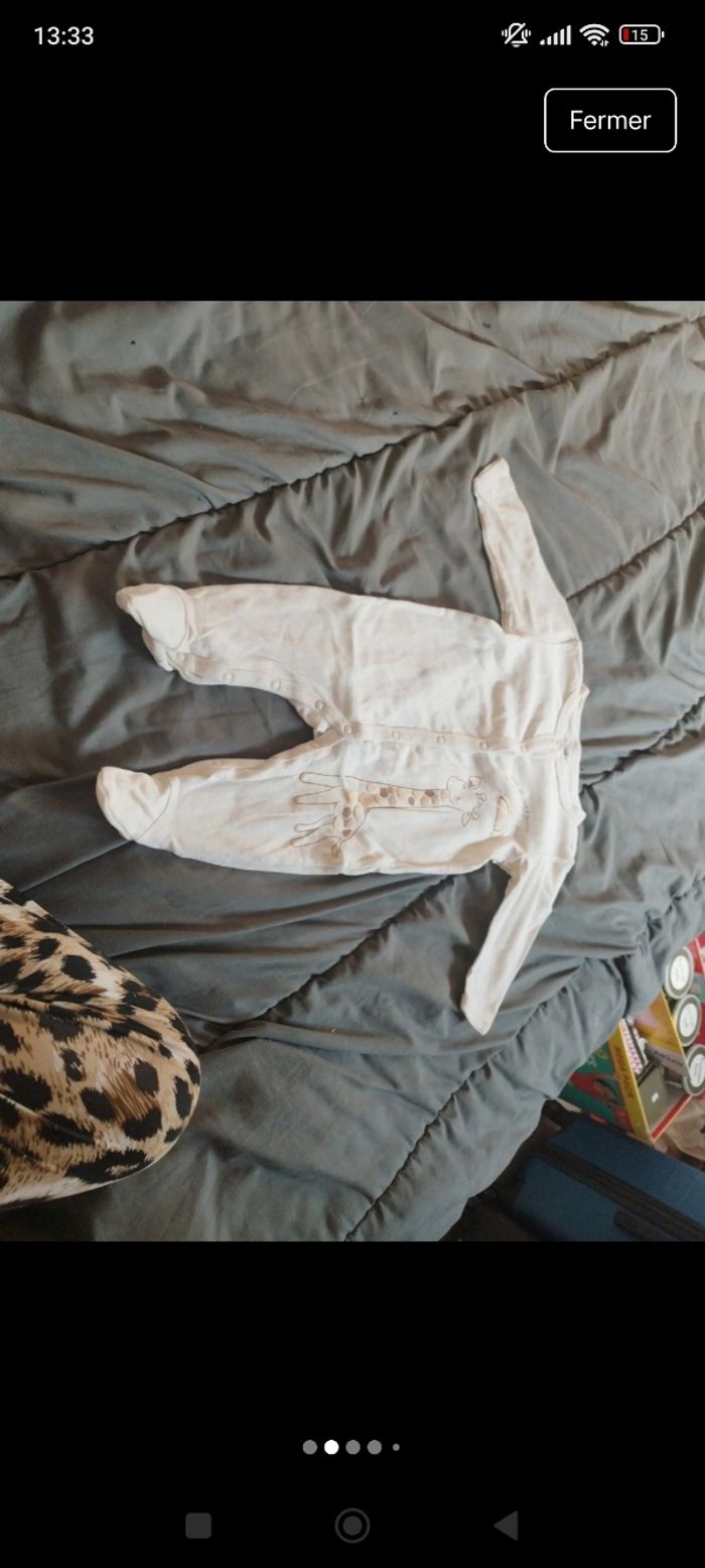 Lot de pyjama bébé fille taille 6 mois - photo numéro 2