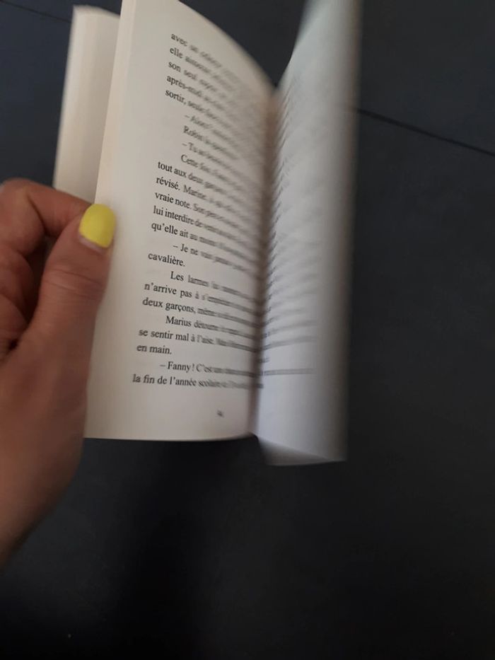 Livre Fanny au poney club, Fanny parle aux poneys - photo numéro 4
