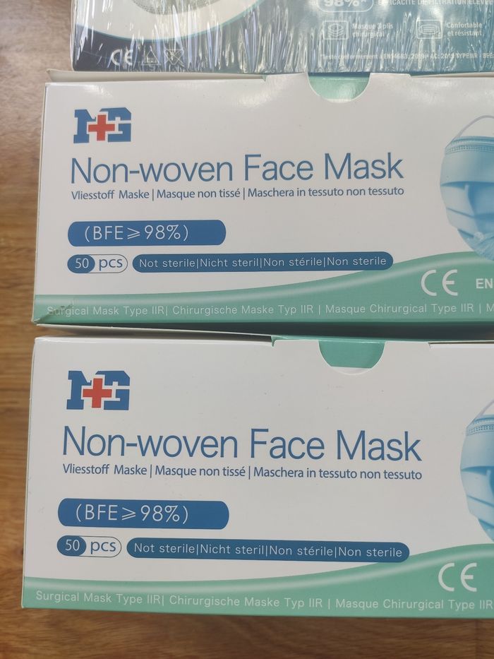 3 boîtes de masque chirurgical - photo numéro 2