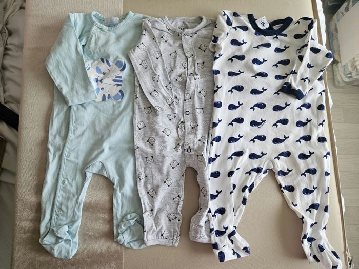 Lot pyjamas bébé
