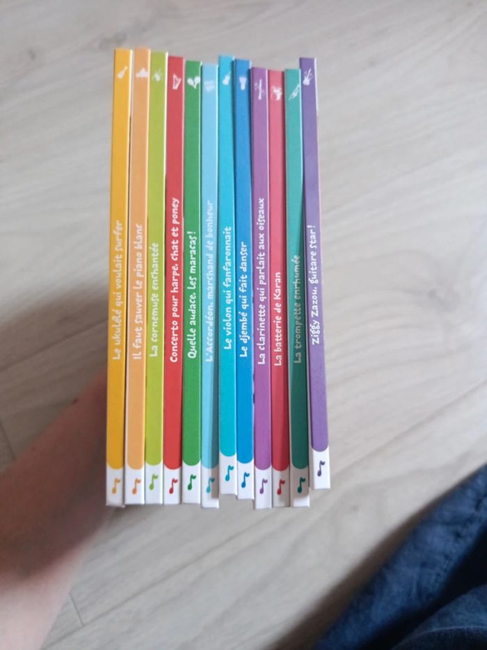 Gros lot de 118 livres macdo, hachette jeunesse - photo numéro 3