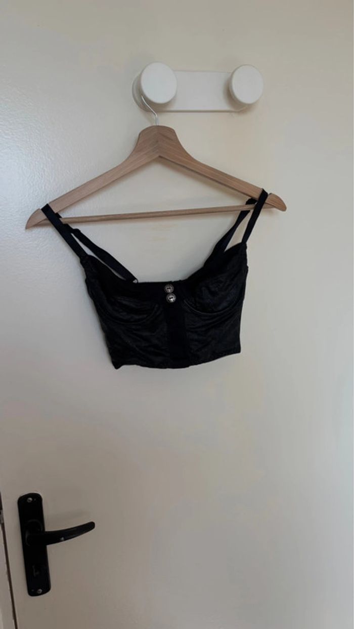 Haut court taille 85B en très bon état