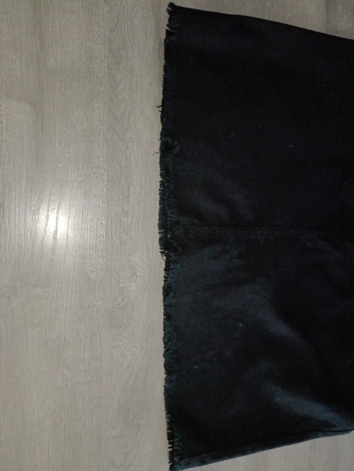 Jupe en jean noir avec fourche Kiabi Taille 36 (convient S/M) - photo numéro 3