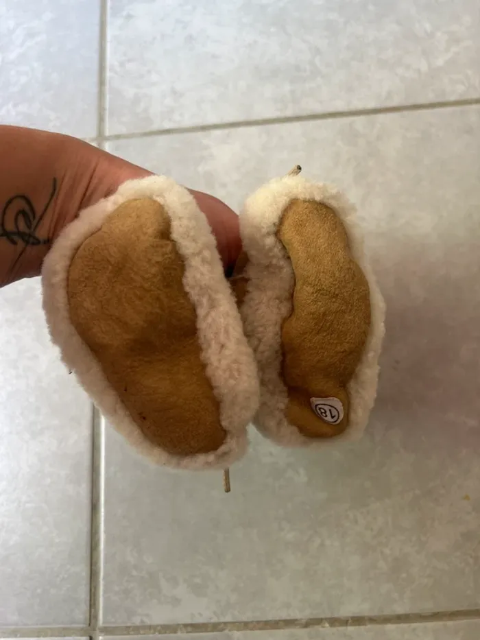 Chaussons bébé taille 18 - photo numéro 3