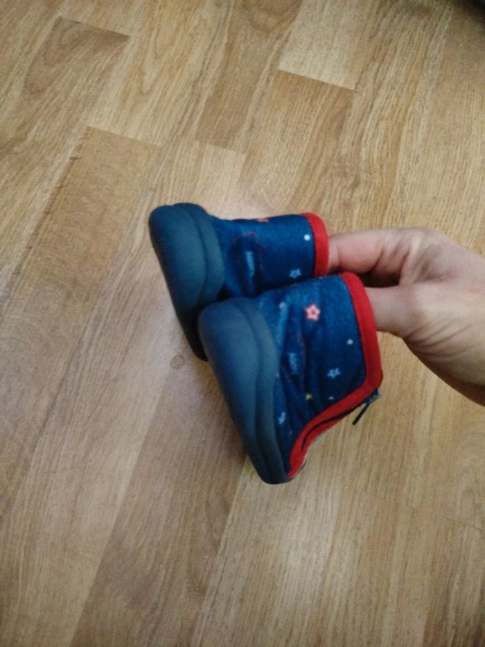 Chaussons taille 22 - photo numéro 4