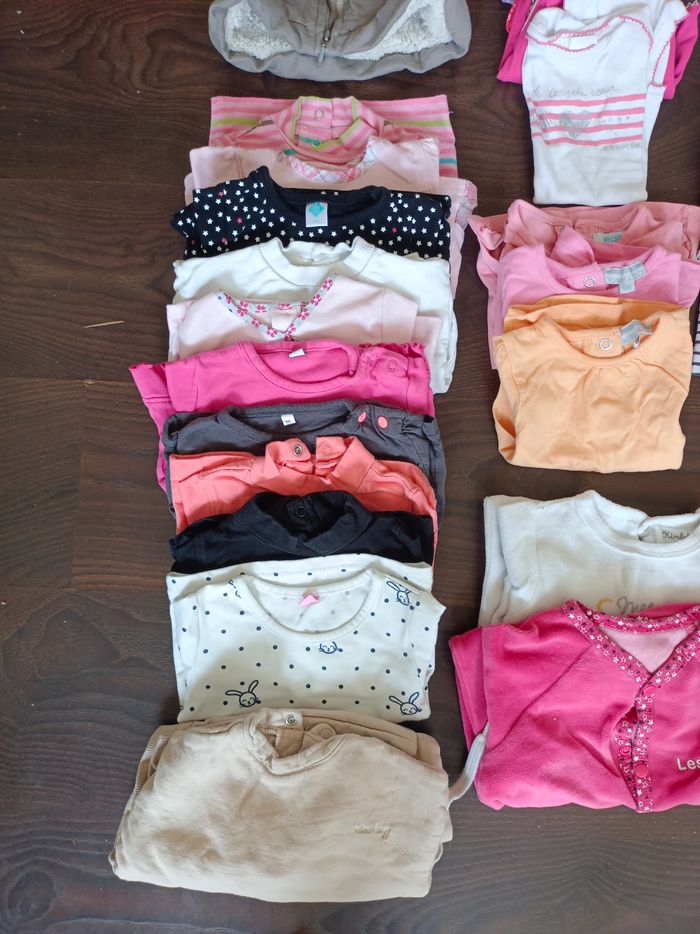 Lot1 vêtements fille 6 mois - photo numéro 2