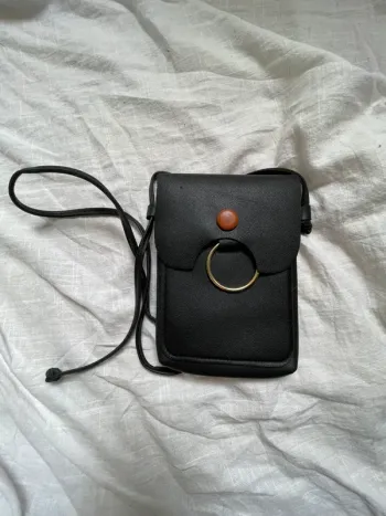 Pochette téléphone – Légère & pratique