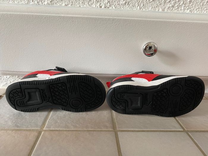 Baskets noires rouges et blanches Puma 22 - photo numéro 9