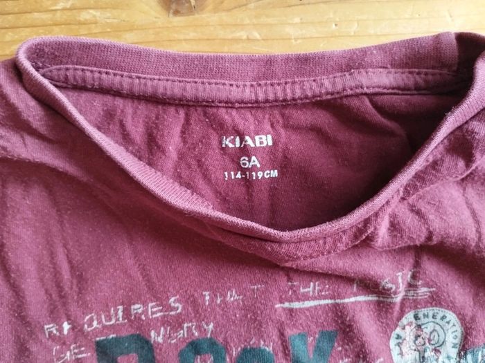 Tee-shirt manches courtes bordeaux imprimé - Taille 6 ans - TBE - photo numéro 3