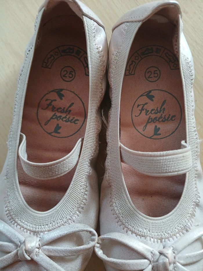 Chaussures ballerines fille taille 25 - photo numéro 2