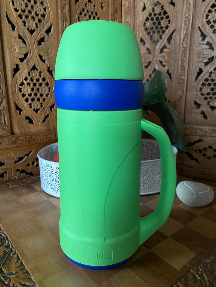 Thermos verte 0,5 litre très bon état - photo numéro 3