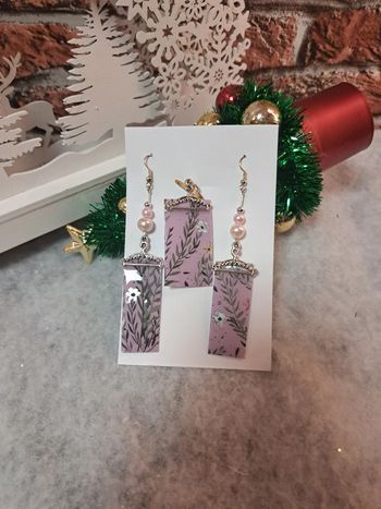 Boucles d'oreilles pendante rectangulaire avec pendentif rose et blanc