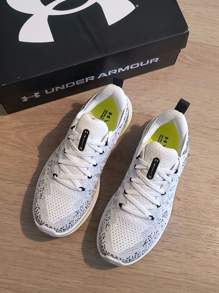 Chaussures running under armour UA W Velociti 3 taille 38.5 neuves - photo numéro 10