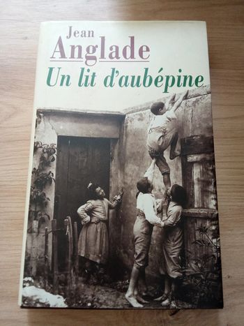 Jean Anglade 🫧 Un lit d'aubépine