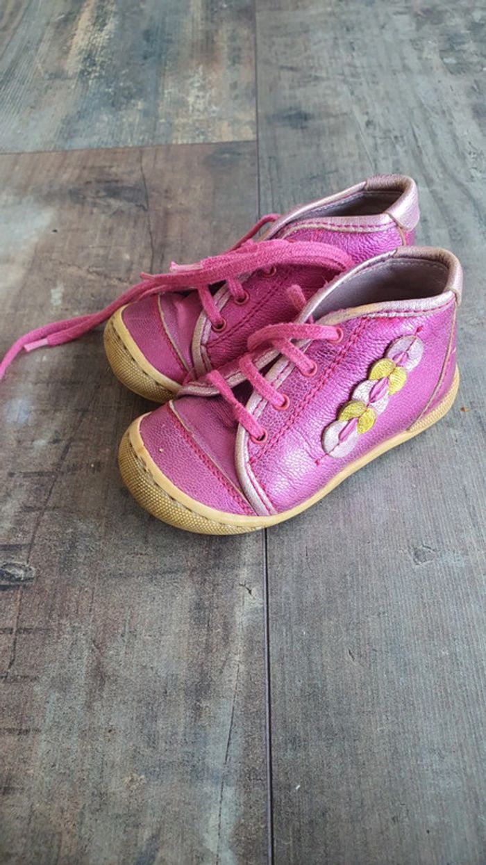 Chaussures mod8 taille 19 en très bon état