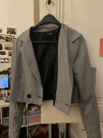 Blaser court Jennyfer