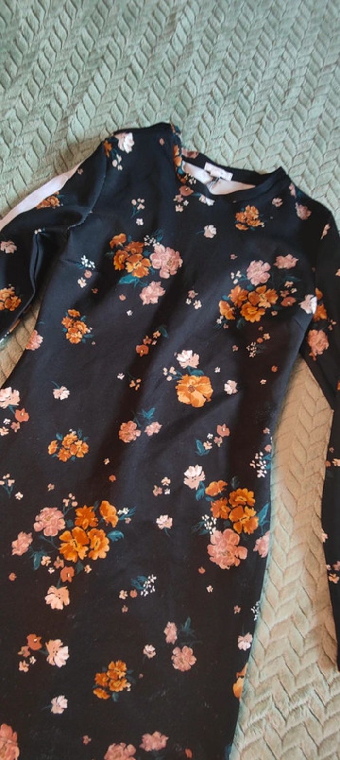 Jolie robe Ardene fleurit taille s - photo numéro 2