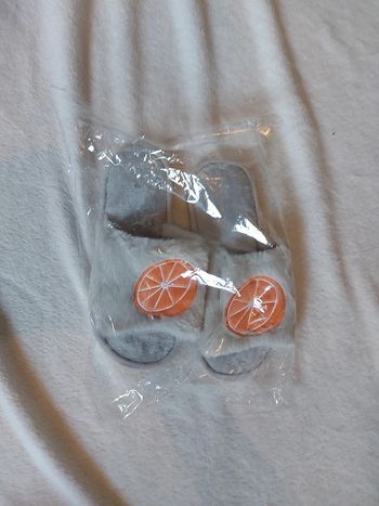 Pantoufle neuve femme